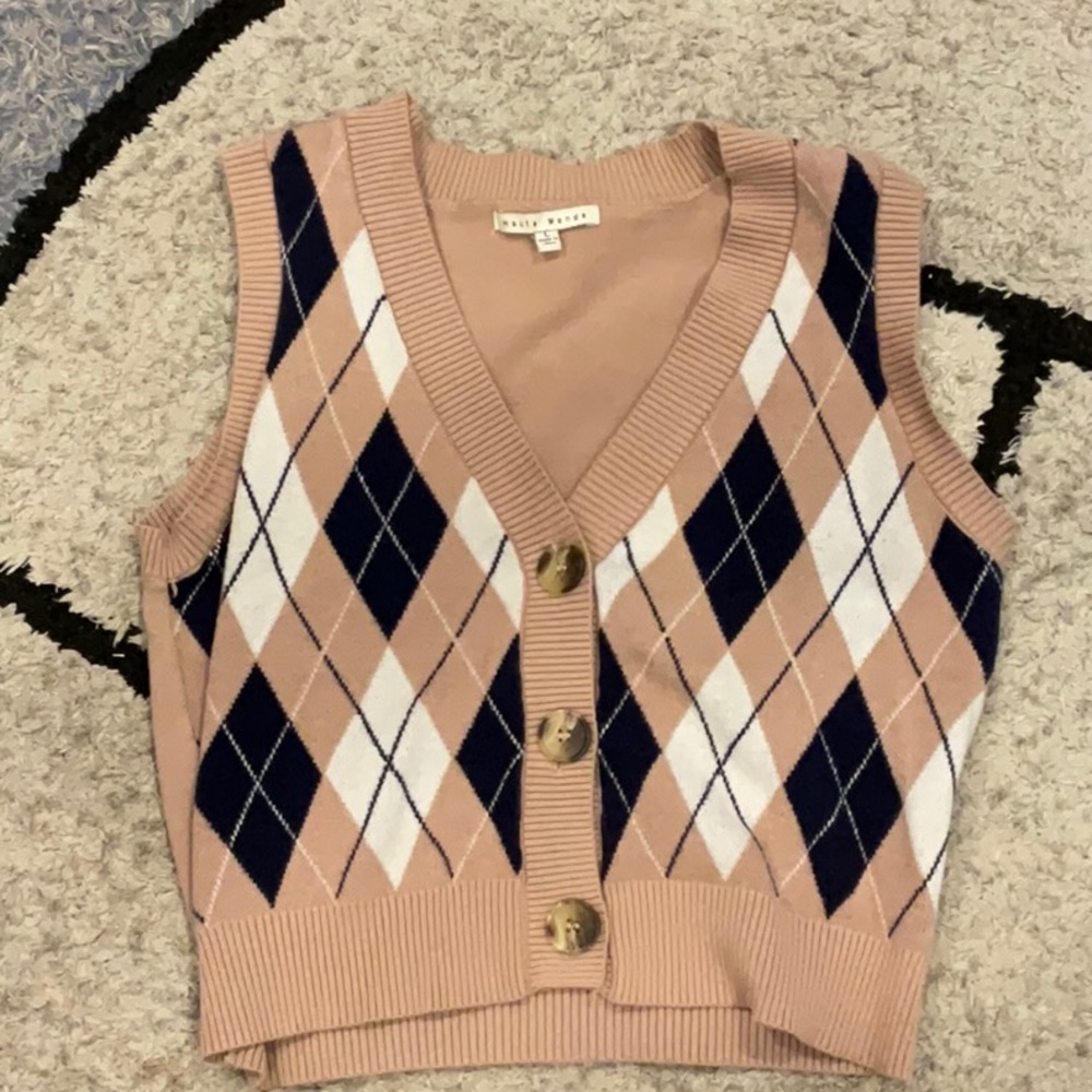 V-NECK SWEATER VEST